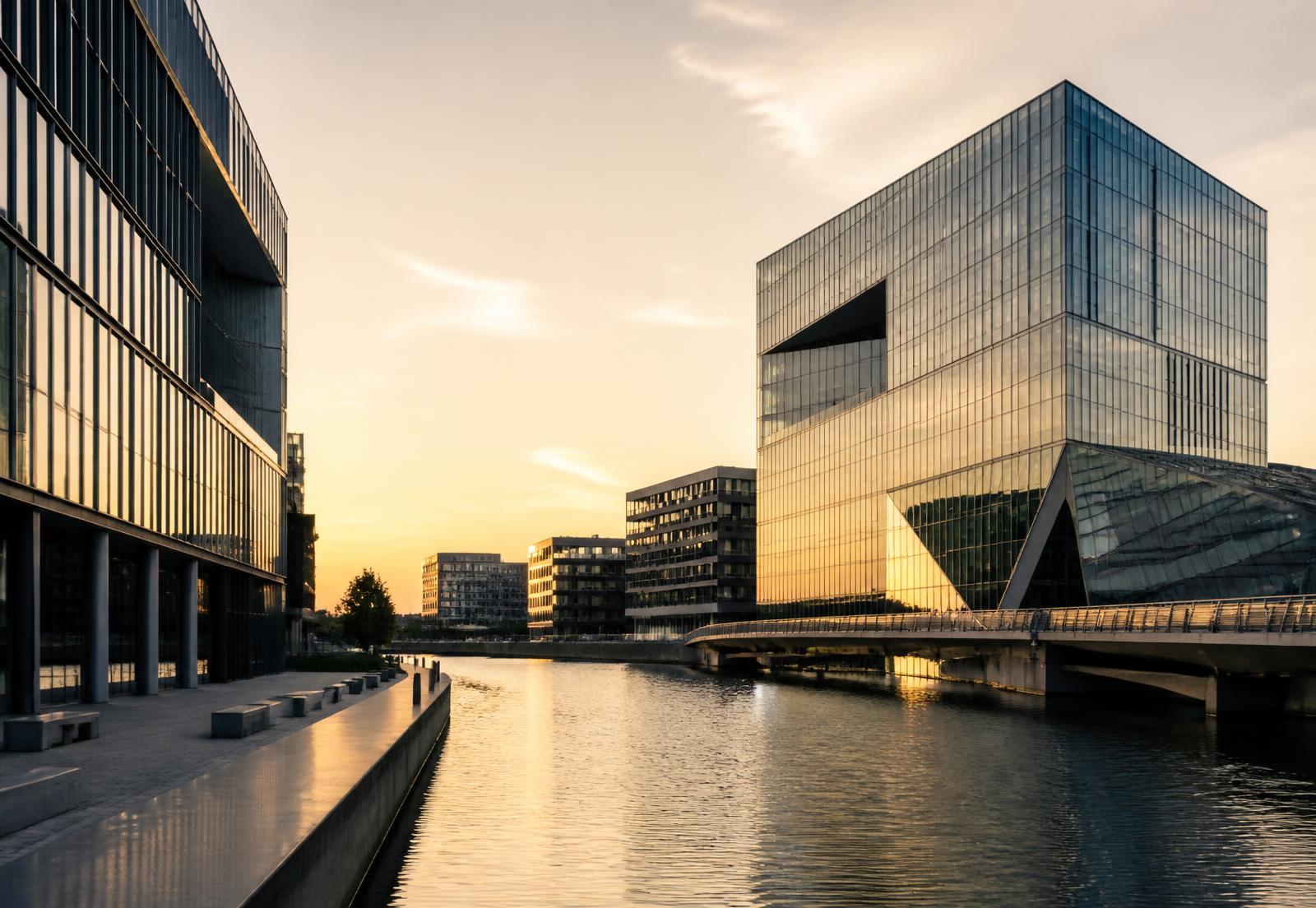 Modern kantoorgebouw in het Brainport-gebied bij Eindhoven